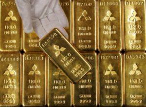 کاهش قیمت طلا در پی گرانی دلار