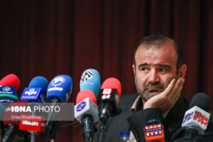 ژست خاص رئیس سازمان بورس در نشست خبری+عکس