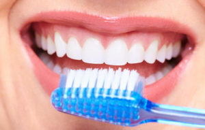 چه زمانی مسواک بزنیم بهتراست؟