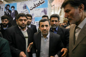 نقد و بررسی فیلم «احمدینژاد برمیخیزد»
