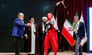 رئیسی؛از تتلو تا بانوی سرخ پوش