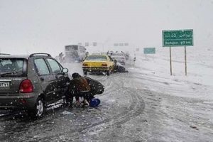 برف و باران درجادهها و توصیه راهور به مسافران نوروز