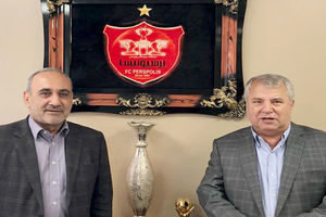 پرسپولیس «حمل کننده جام قهرمانی» را انتخاب کرد
