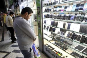 واردات موبایل توسط فعال حوزه دام؛ بامجوز که بود؟