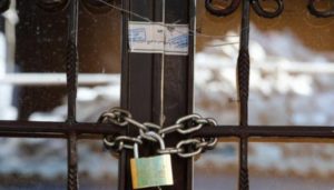 ۹ فروشگاه عرضه کالای قاچاق و تقلبی در شمال تهران پلمپ شد