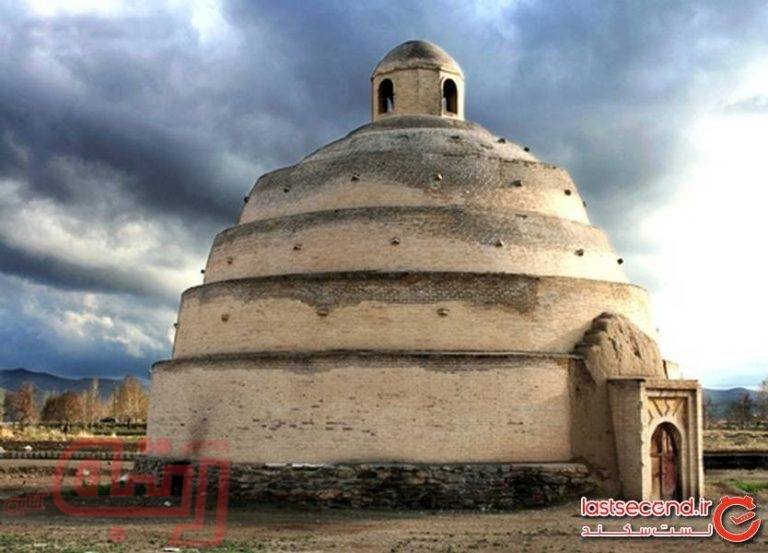 گرمای سوزان یزد، میزبان یخچال عظیم خشتی