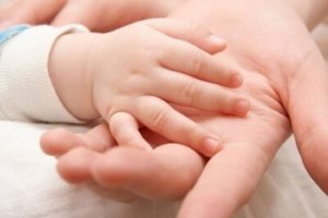 مادران چه تاثیری بر شکلگیری شخصیت فرزند دختر دارند؟