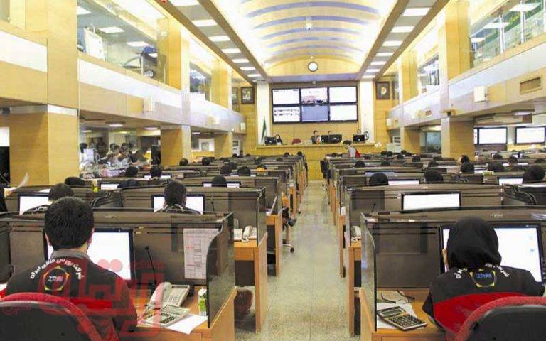عرضه ۳۲ هزار تن فرآورده های نفتی و پتروشیمی در بورس کالا
