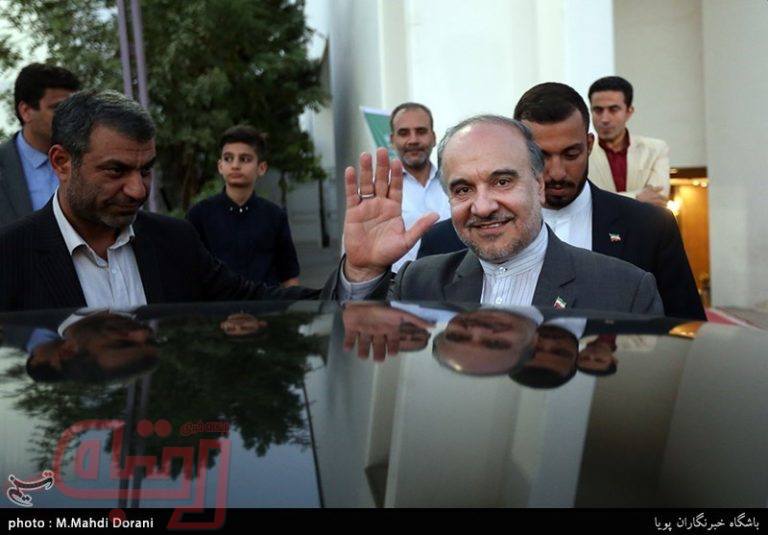 سرخابی‌ها قبل از ۱۴۰۰ وارد بورس می‌شوند