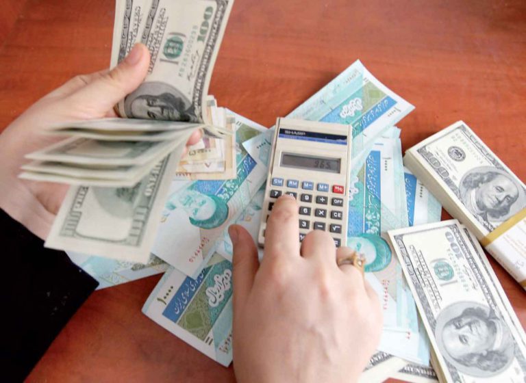 چه مشاغلی کمترین و بیشترین حقوق را می‌گیرند