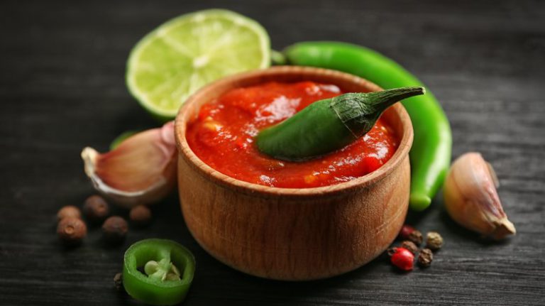 وقتی سس تند می‌خوریم چه اتفاقاتی در بدن می‌افتد؟
