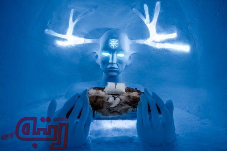 اقامت روی پوست گوزن در هتل یخی، که ماه دیگر آب می‌شود