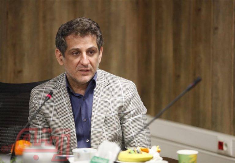 ما تولیدکننده‎ها می‎جنگیم و زندان می‌رویم ولی به کانادا فرار نمی‎کنیم