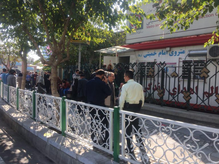 مردم در صف برای اهدای خون